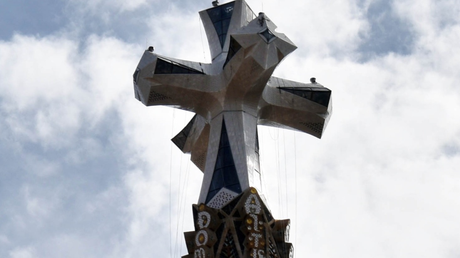 Sagrada Família's Tower of Jesus Christ Completed, Now the Tallest Church in the World